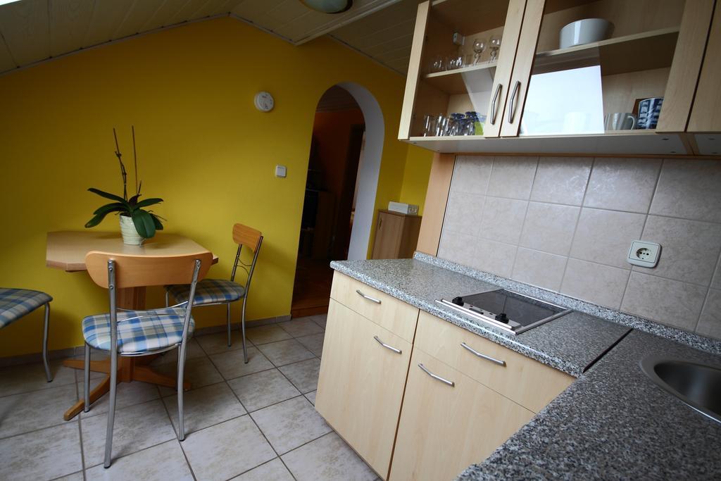 Apartments At Gostilna Martin Trbovlje Habitación foto